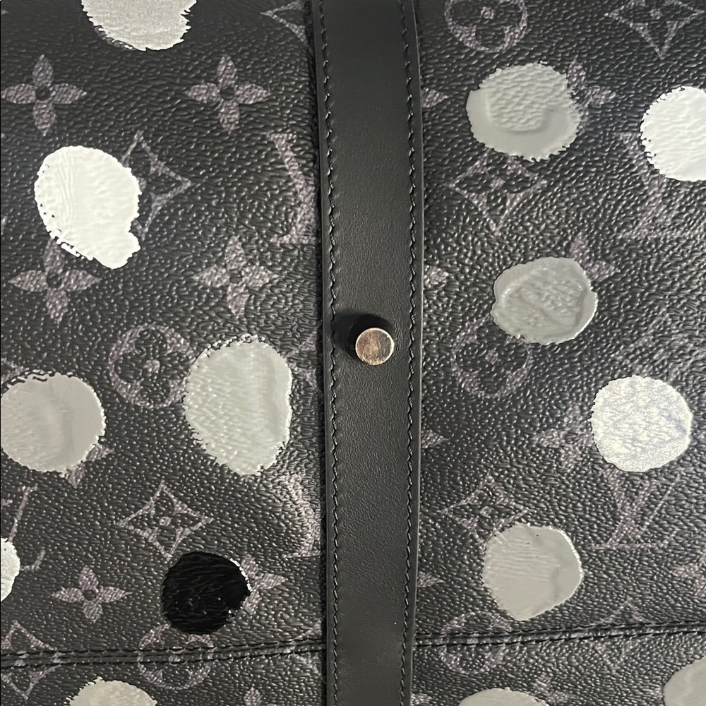 Louis Vuitton Yayoi Kusama 55 Keepall Monogram Black and Silver Duffel Bag - Picture 6 of 14